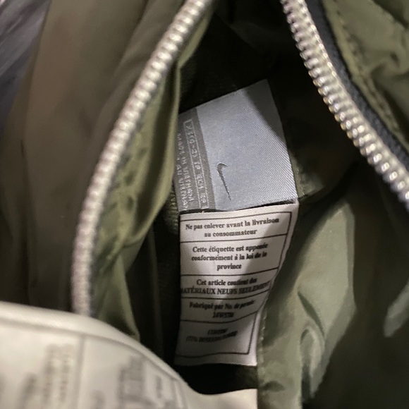 SOLD Nike Winter Puffer Vest - Picture 6 of 8